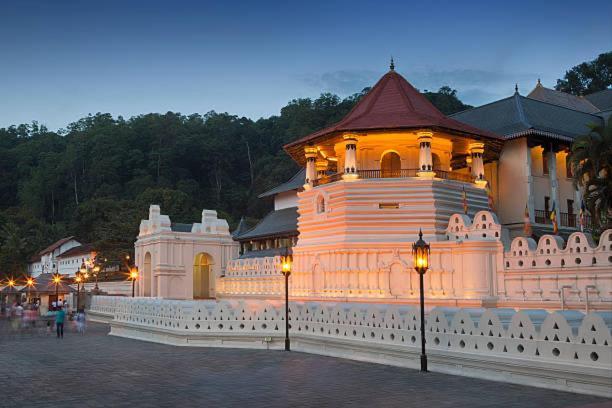 Serene Home Kandy Exterior photo